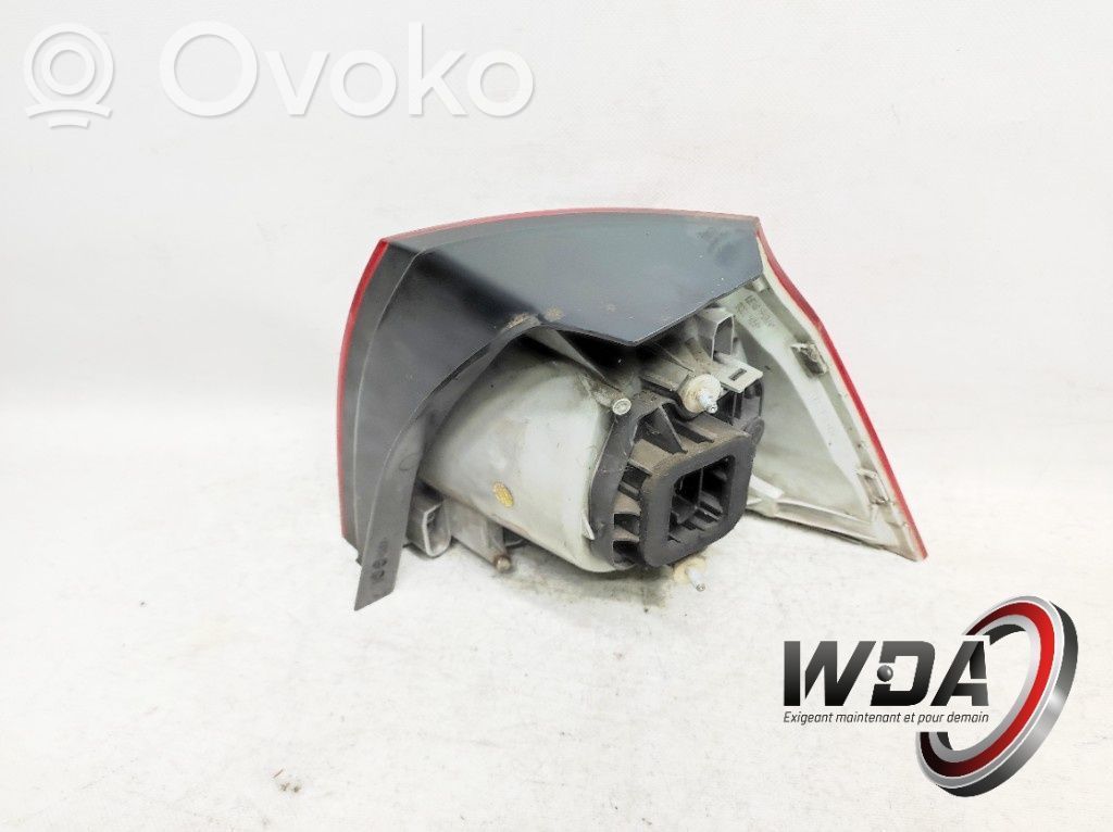 Volkswagen Golf V Задний фонарь в кузове 