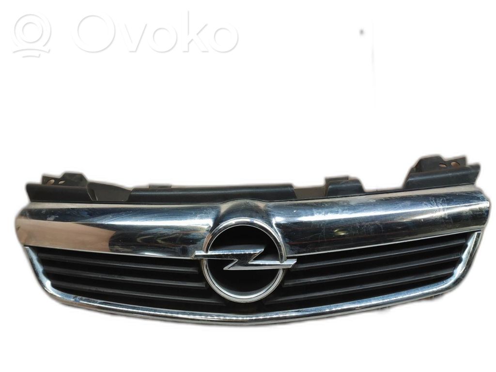 Opel Zafira B Etupuskurin ylempi jäähdytinsäleikkö 