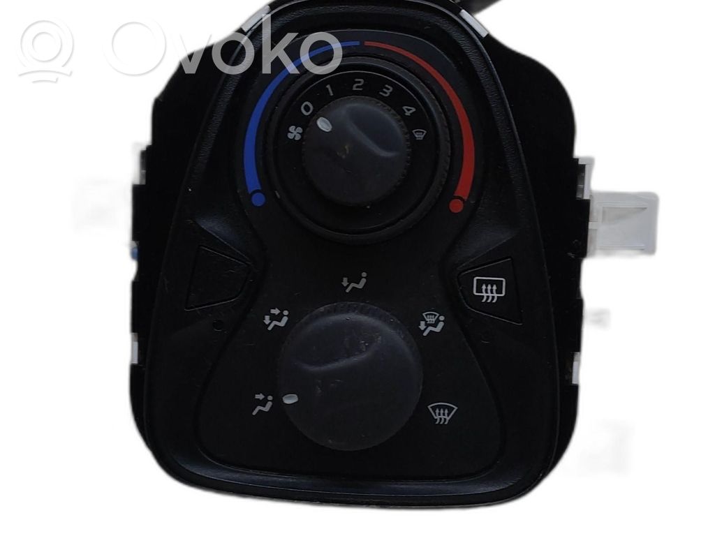 Peugeot 108 Climate control unit 