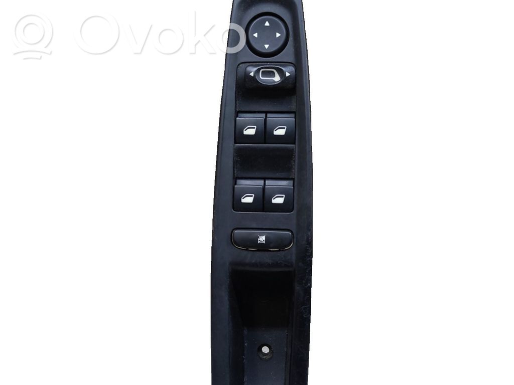Citroen C4 Aircross Electric window control switch 