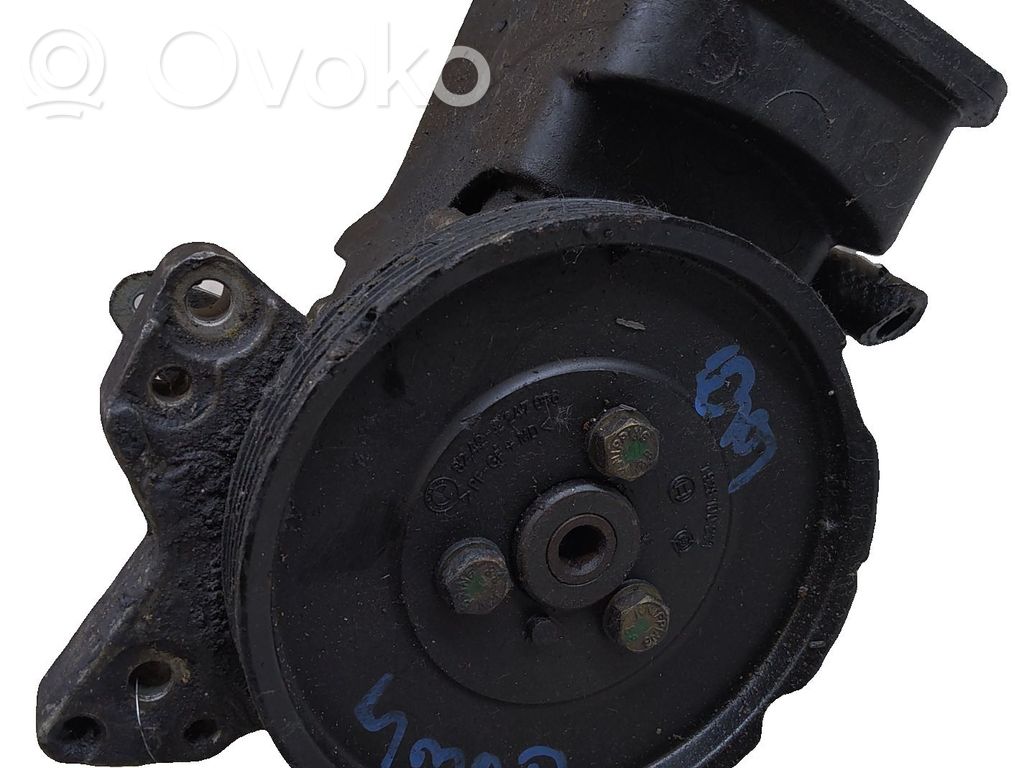 BMW 5 E12 Vairo stiprintuvo siurblys 