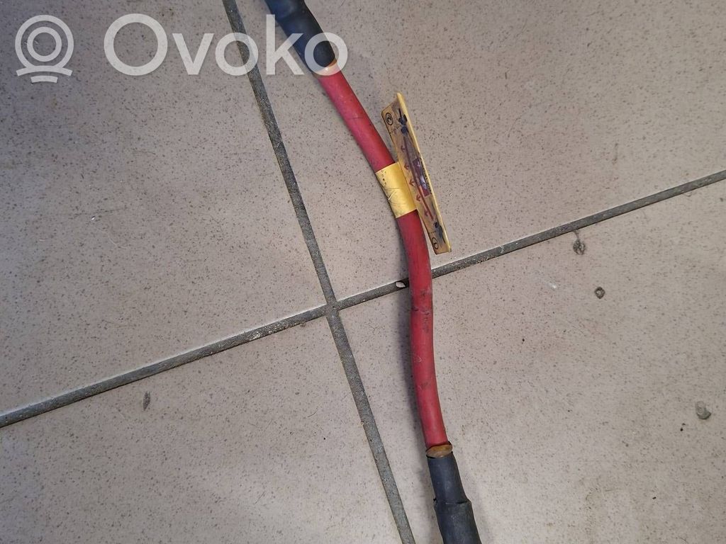 Pluskaapeli (akku)   J9D318N968AA