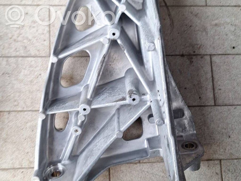 Mazda MX-30 Engine mounting bracket 