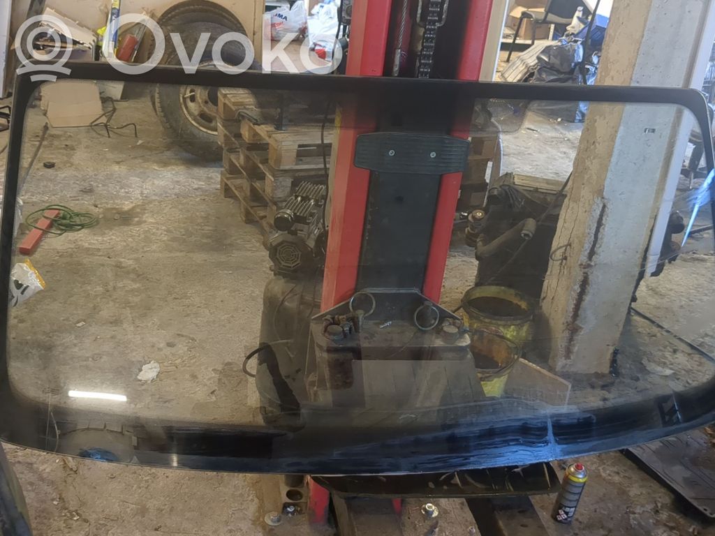 Iveco Daily 5th gen Front windscreen/windshield window 