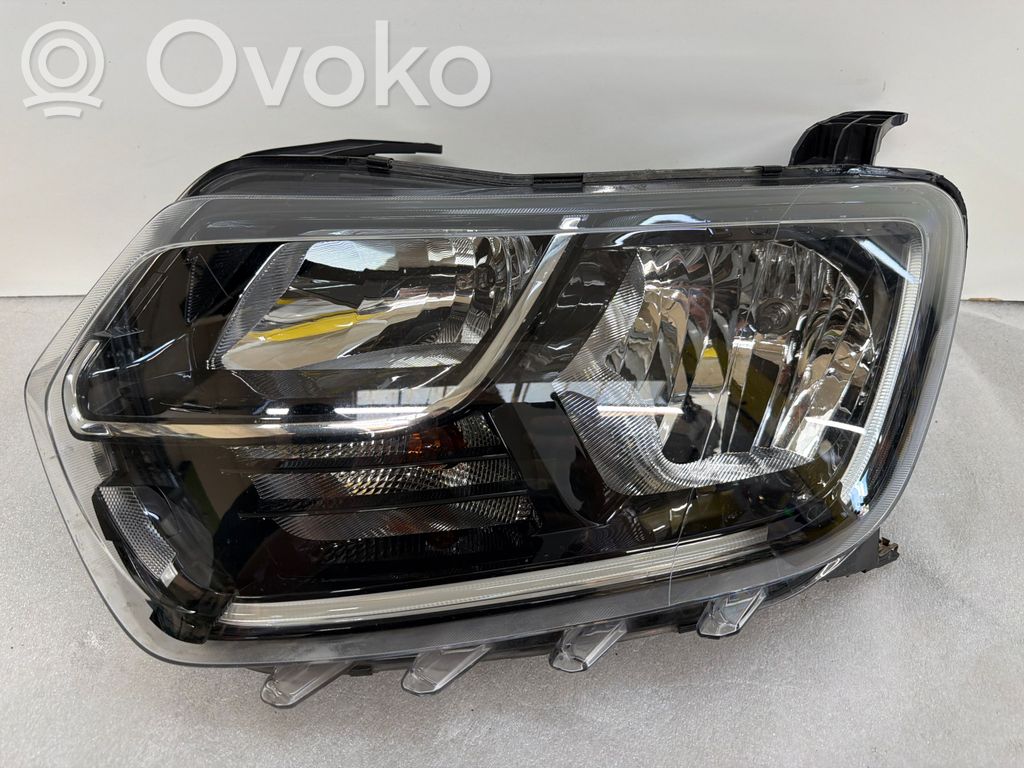 Dacia Duster II Faro/fanale 