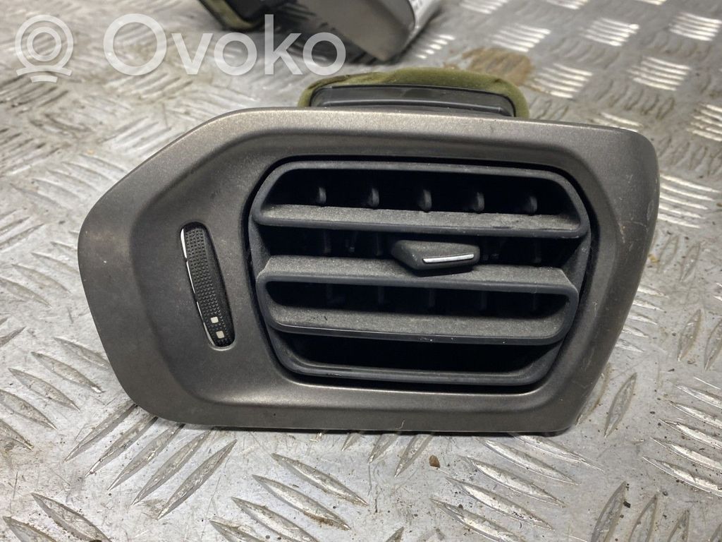 Peugeot 301 Šoninės oro grotelės 
