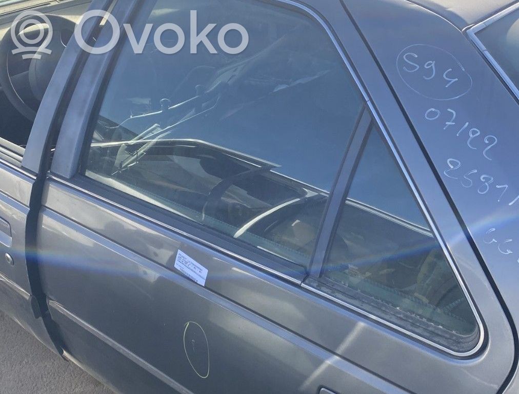 Peugeot 405 Puerta trasera 