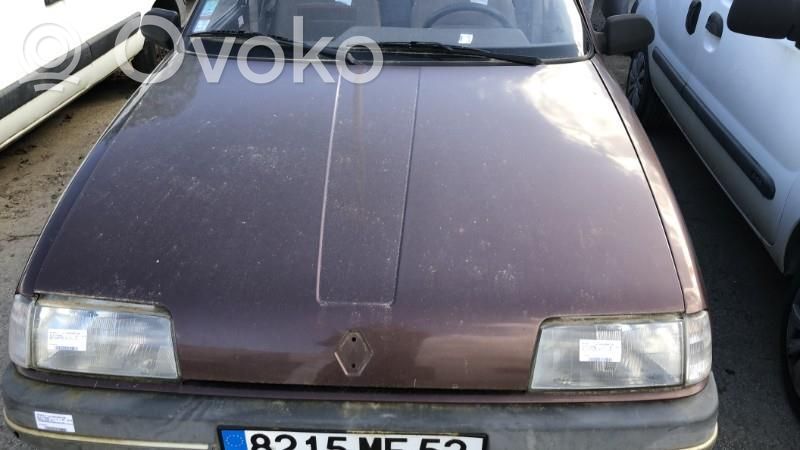 Renault 19 Konepelti 