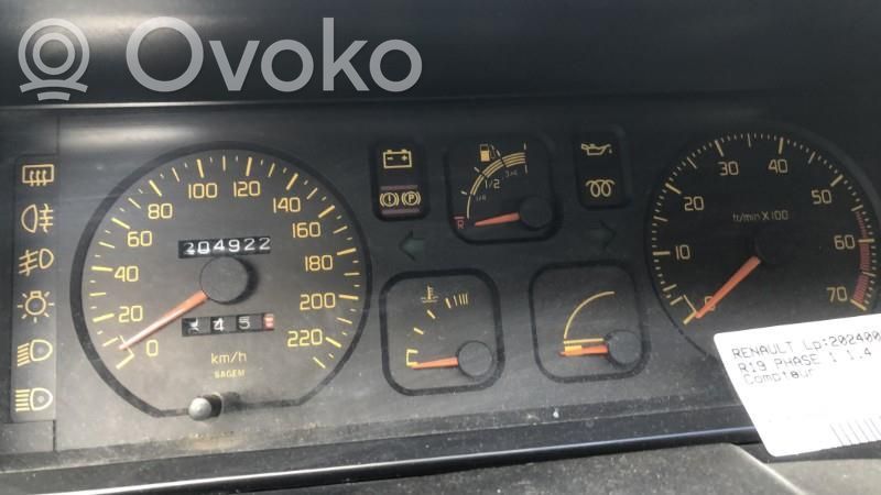 Renault 19 Speedometer (instrument cluster) 
