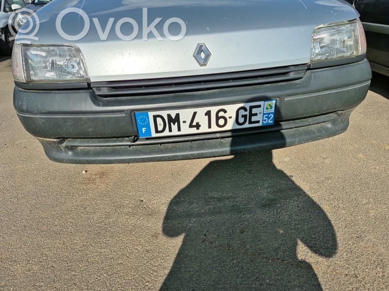 Renault Clio I Parachoques delantero 