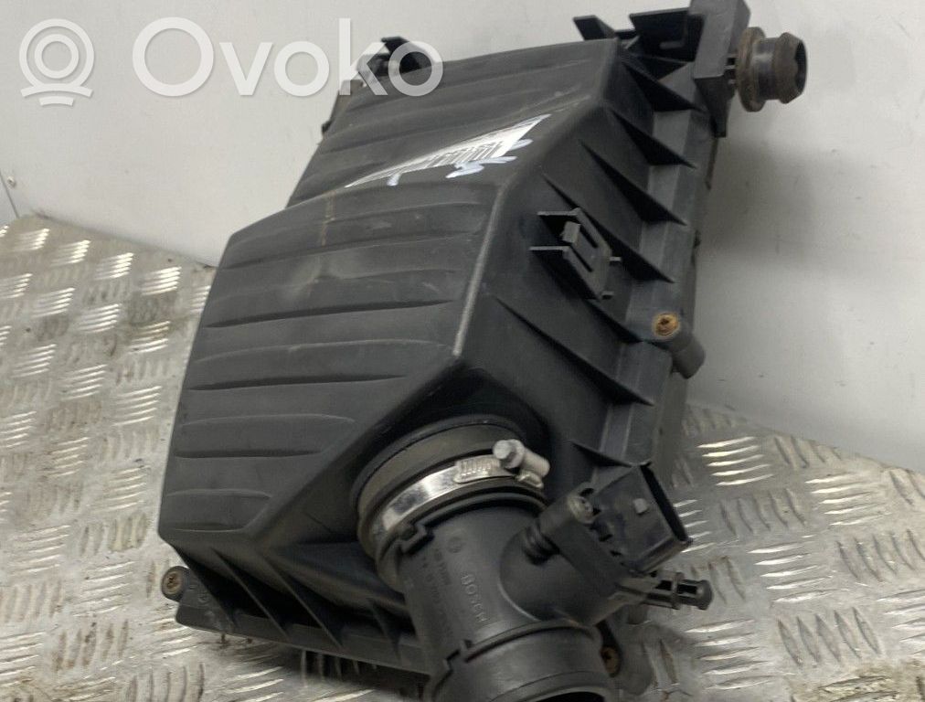 Opel Corsa C Air filter box 