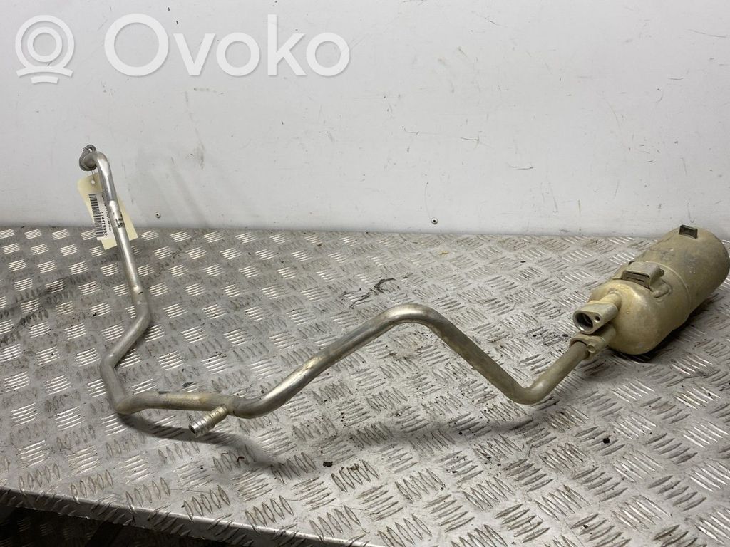 Ilmastointilaitteen putki (A/C)   924414042R