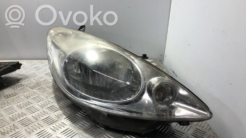 Peugeot 1007 Headlight/headlamp 