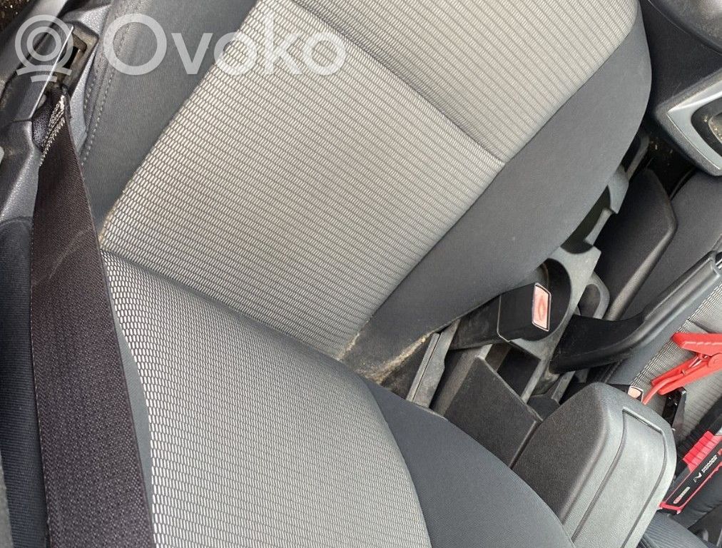 Fotel przedni kierowcy   1LY341DRAA
