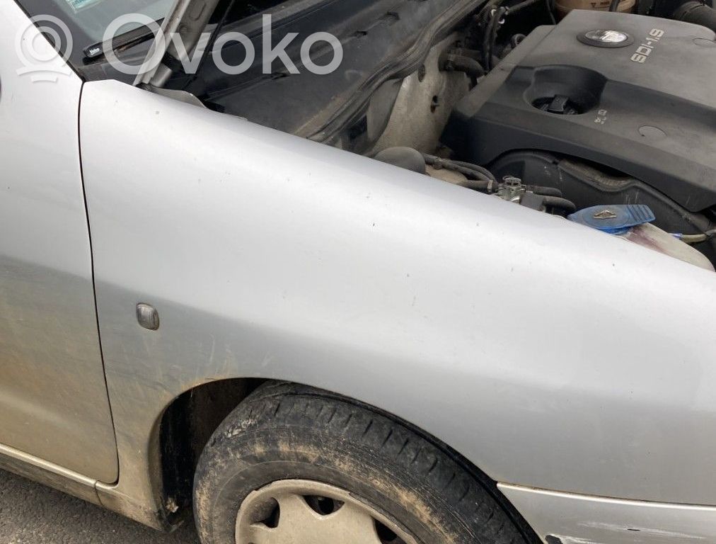 Seat Cordoba (6K) Aripă 