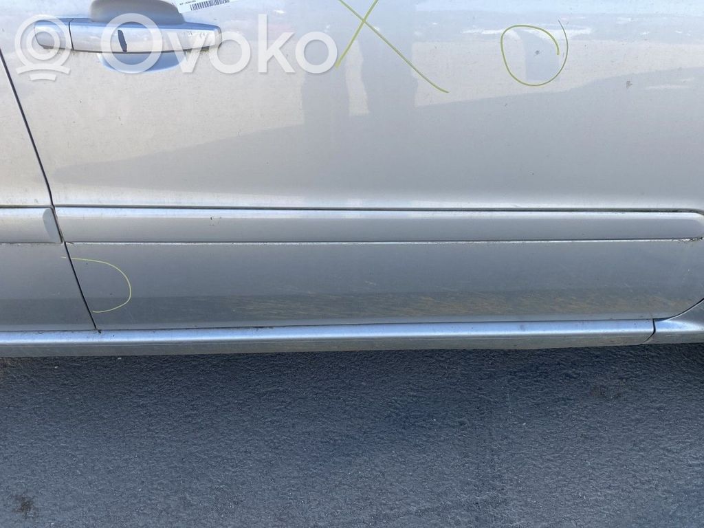 Opel Zafira B Rivestimento della portiera anteriore (modanatura) 
