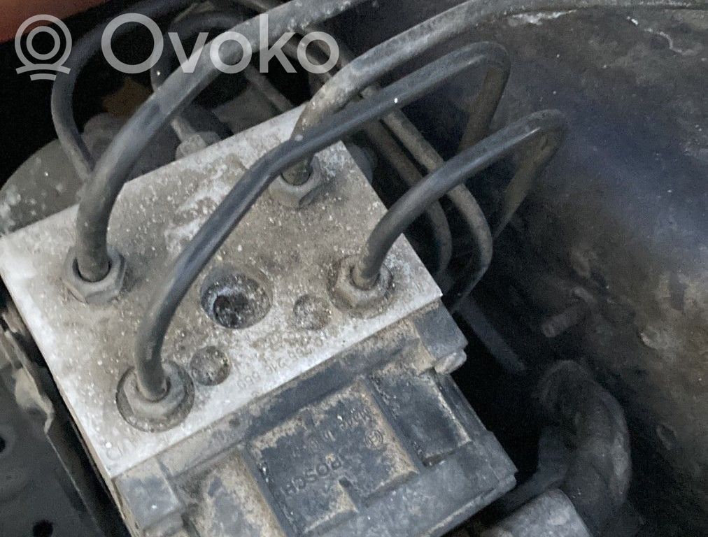 Volkswagen PASSAT B5 Bomba de ABS 
