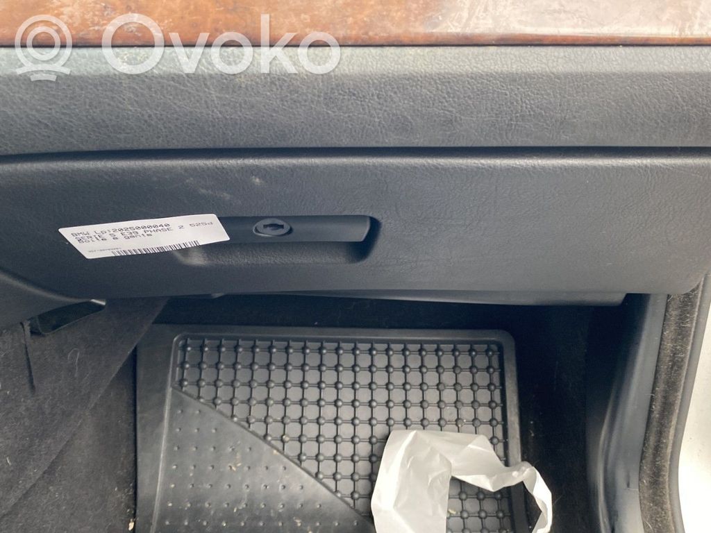 BMW 5 E39 Glove box set 