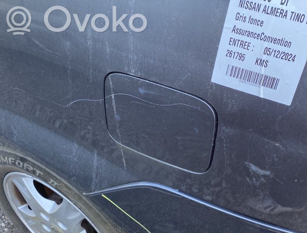 Nissan Almera Tino Klapka wlewu paliwa 