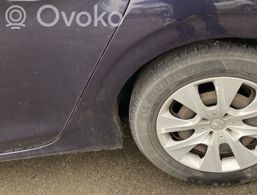 Peugeot 208 I Panel lateral trasero 