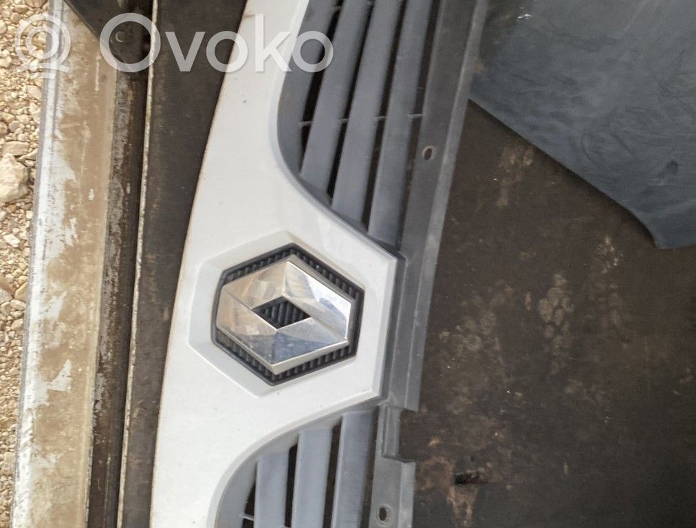 Front grill   7701065760