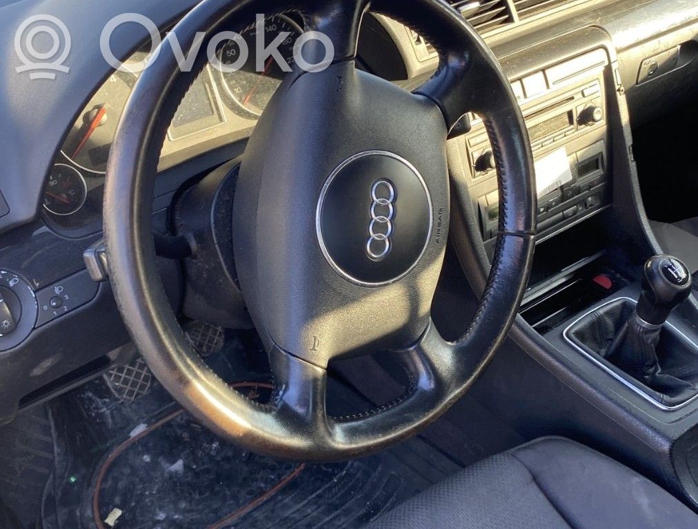 Audi A4 S4 B6 8E 8H Ohjauspyörä 