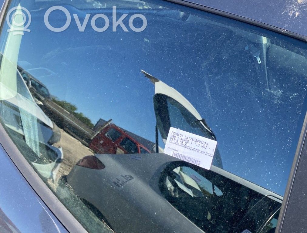 Peugeot 308 Vetro del finestrino della portiera posteriore 