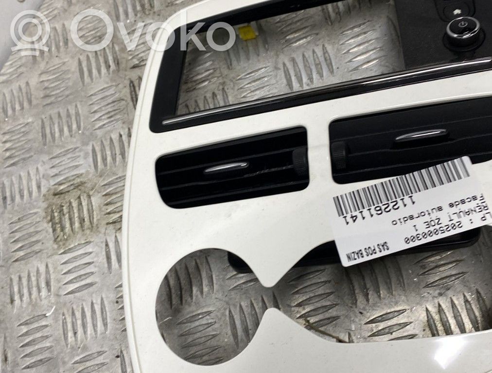 Renault Zoe Konsola środkowa / Radio / GPS 