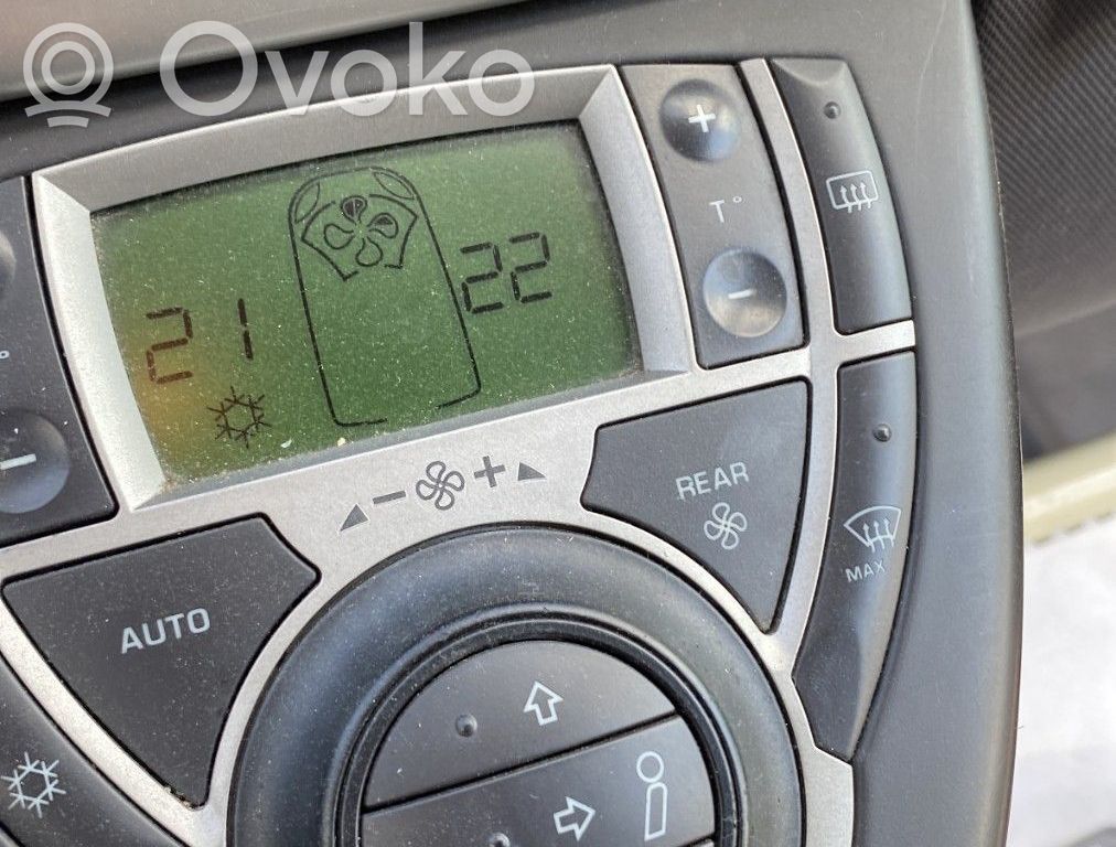 Peugeot 807 Climate control unit 