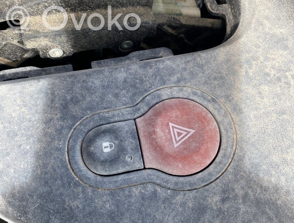 Renault Kangoo II Interrupteur feux de détresse 