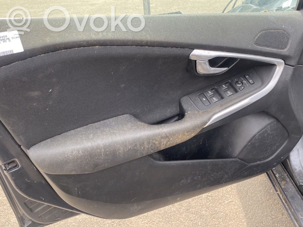 Volvo V40 Priekšējo durvju apdare 