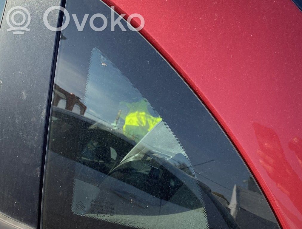 Citroen C3 Geam lateral spate 
