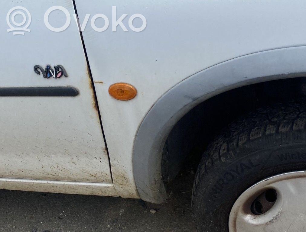 Opel Corsa B Sparnas 