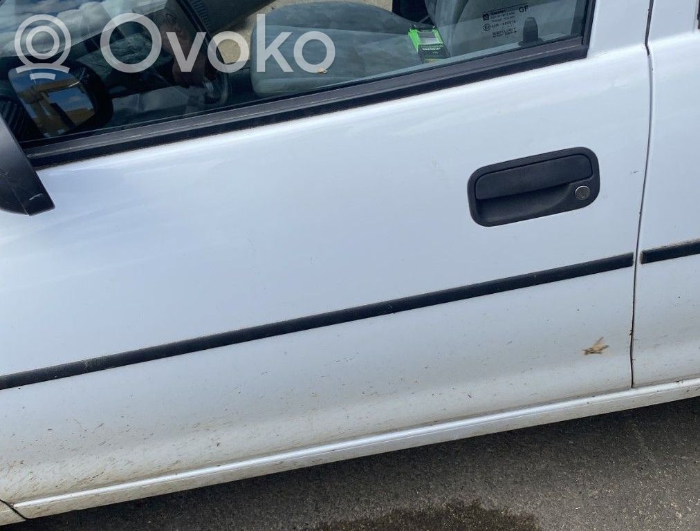 Opel Corsa B Puerta delantera 