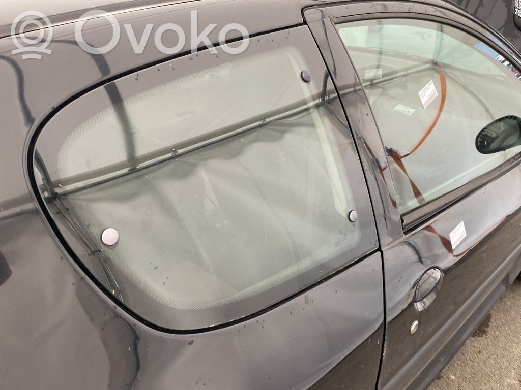 Vidrio lateral trasero   8569GG