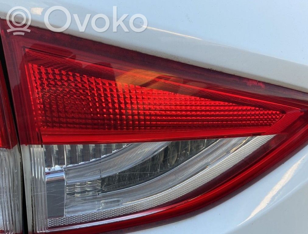 Ford Kuga II Luces portón trasero/de freno 