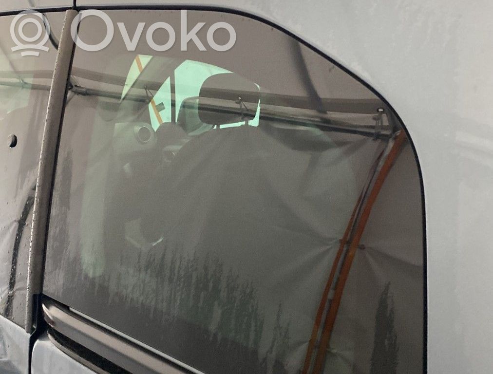 Peugeot Partner Rear side window 