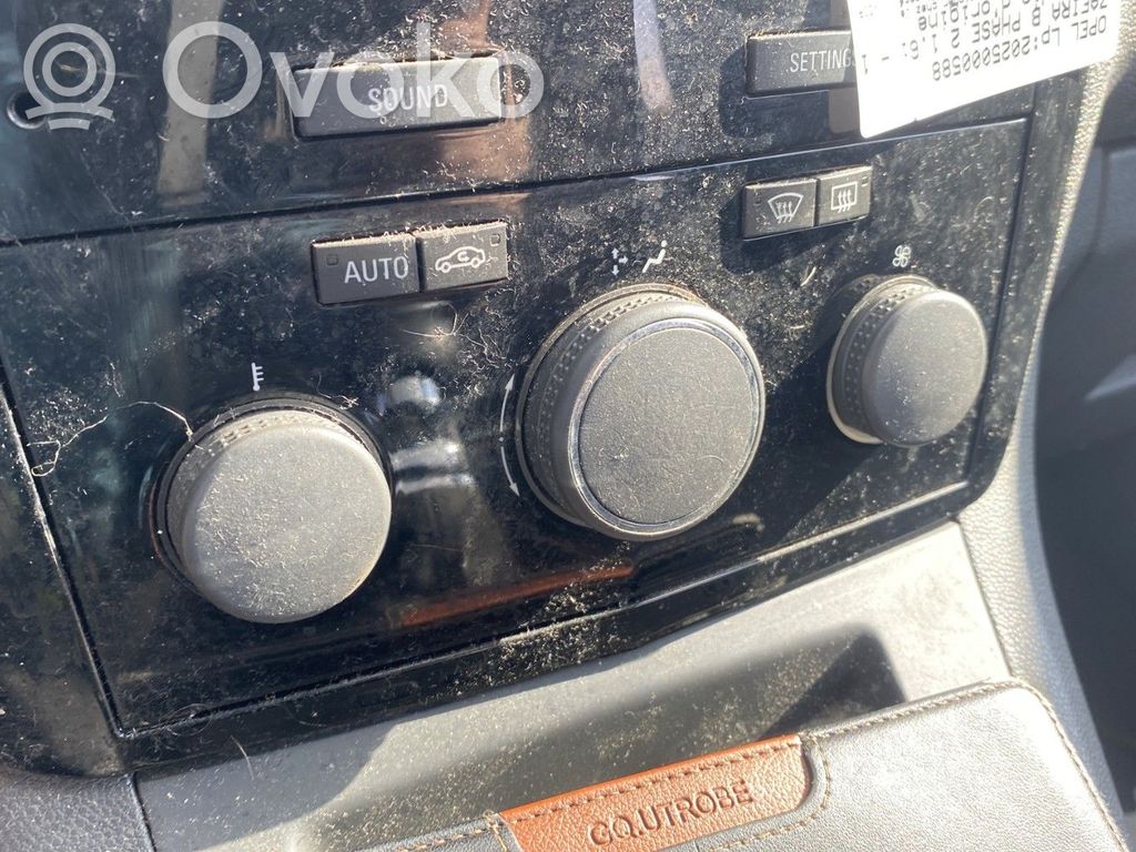 Opel Zafira B Panel klimatyzacji 