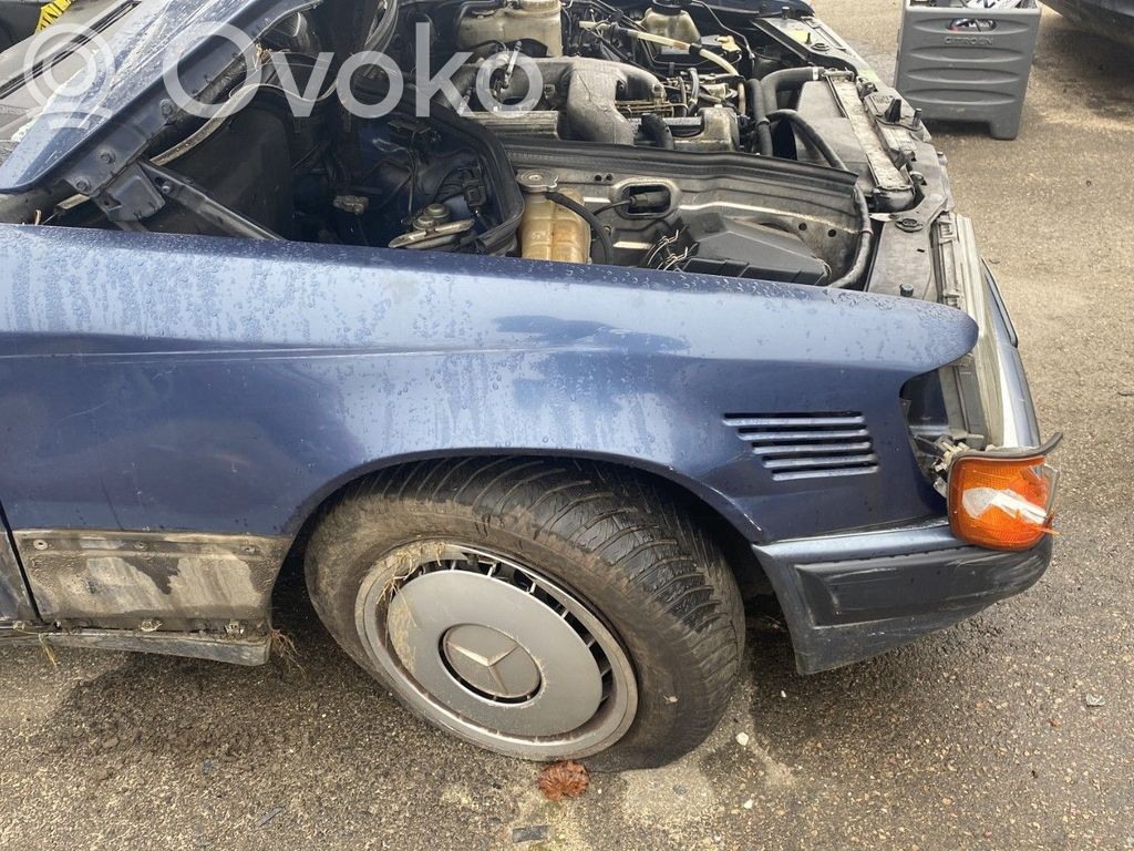 Mercedes-Benz E W124 Błotnik przedni 