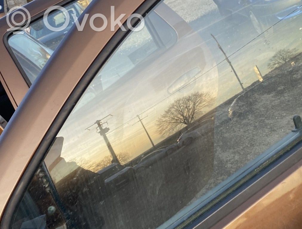 Dacia Duster Geam ușă față patru uși 