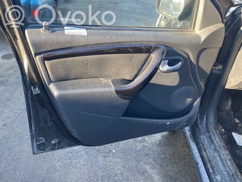 Dacia Duster Revestimiento de puerta delantera