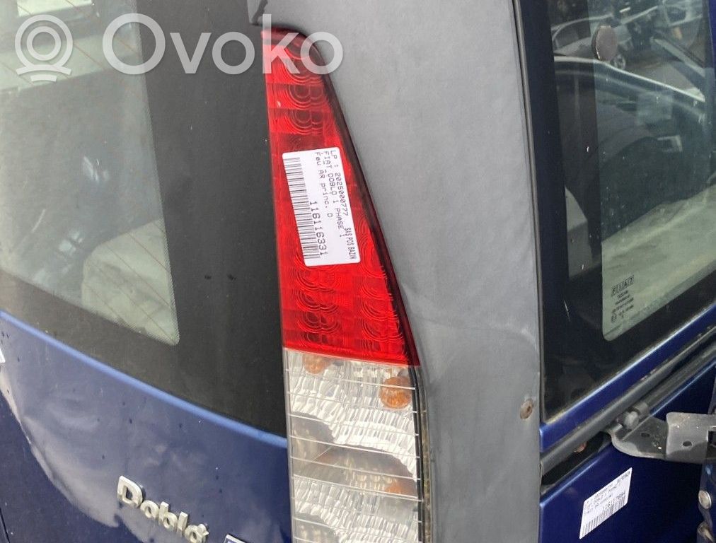 Fiat Doblo Moulure de garniture de feu arrière / postérieur 