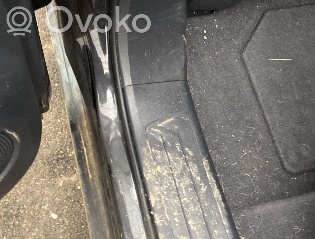 Gumowa uszczelka drzwi tylnych / na karoserii   82831JY00A