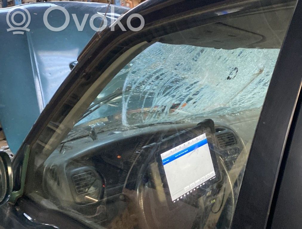 Suzuki Grand Vitara I Szyba drzwi przednich 