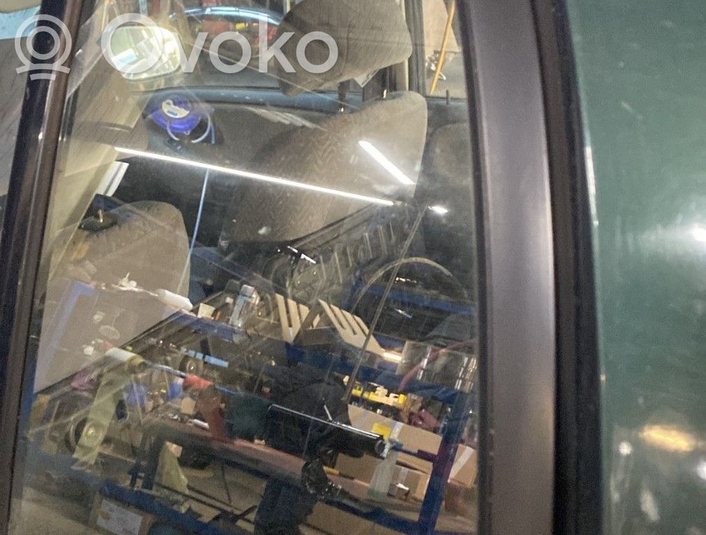 Suzuki Grand Vitara I Szyba karoseryjna drzwi tylnych 