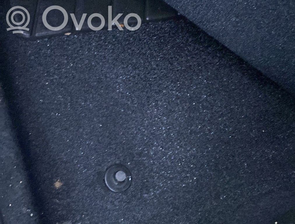Opel Astra J Dywan wewnętrzny 