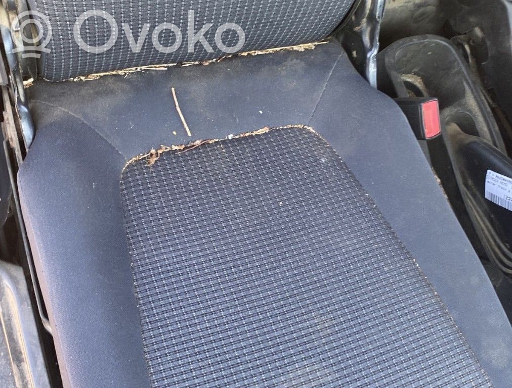 Citroen Nemo Etumatkustajan istuin 