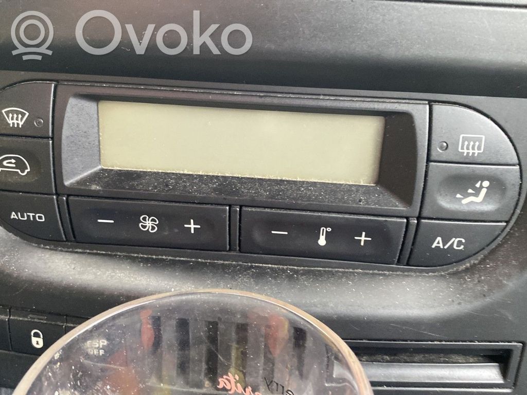 Peugeot 1007 Climate control unit 
