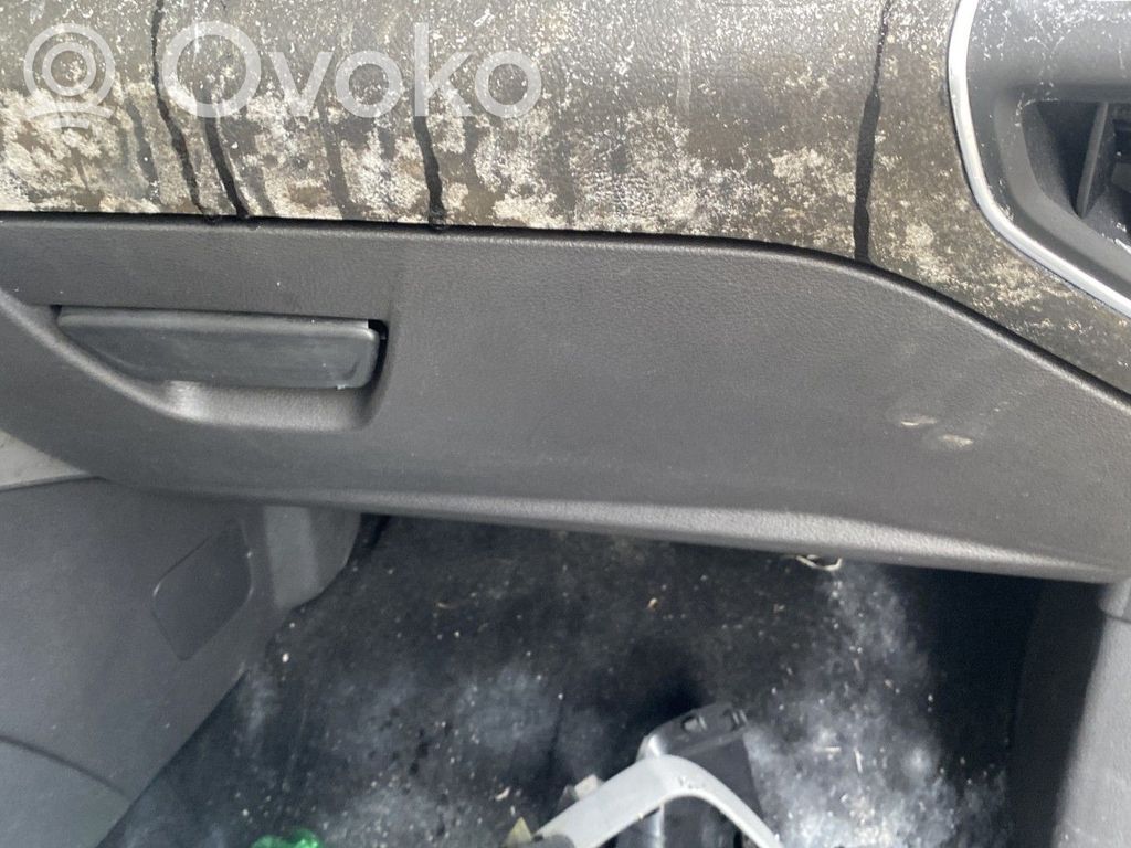 Ford Focus Daiktadėžės (bordačioko) komplektas 