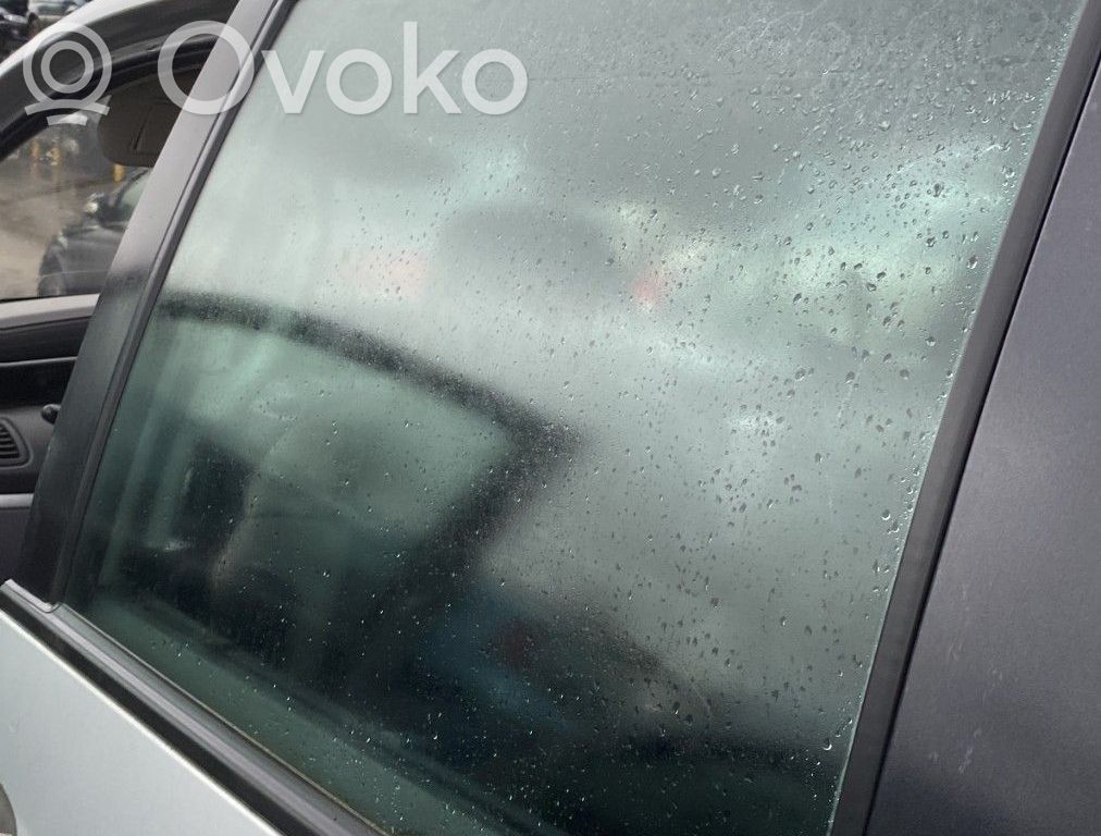 Peugeot 807 Luna de la puerta trasera 